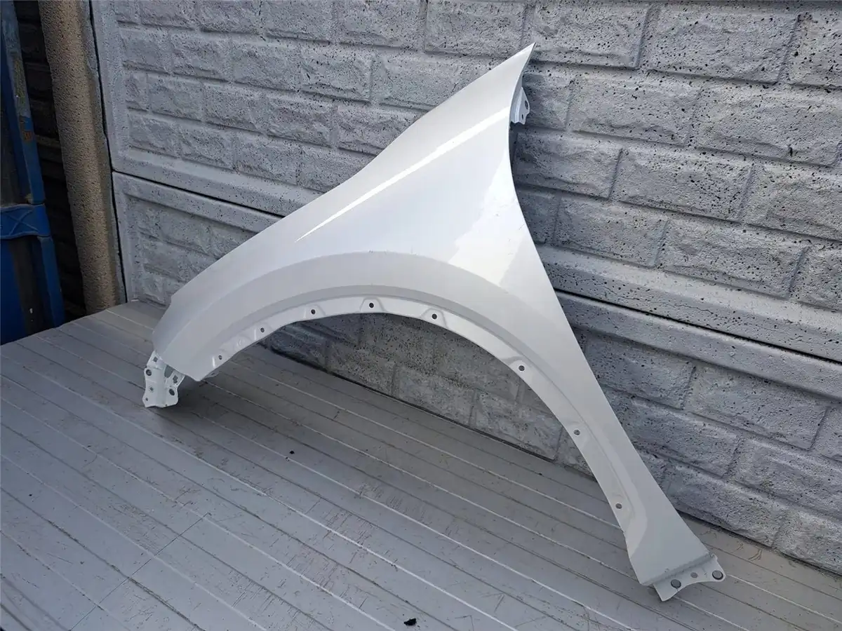 Aripa fata stanga Lexus Lbx 2023