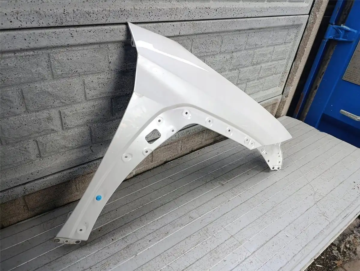 Aripa fata dreapta Lexus Ux 200