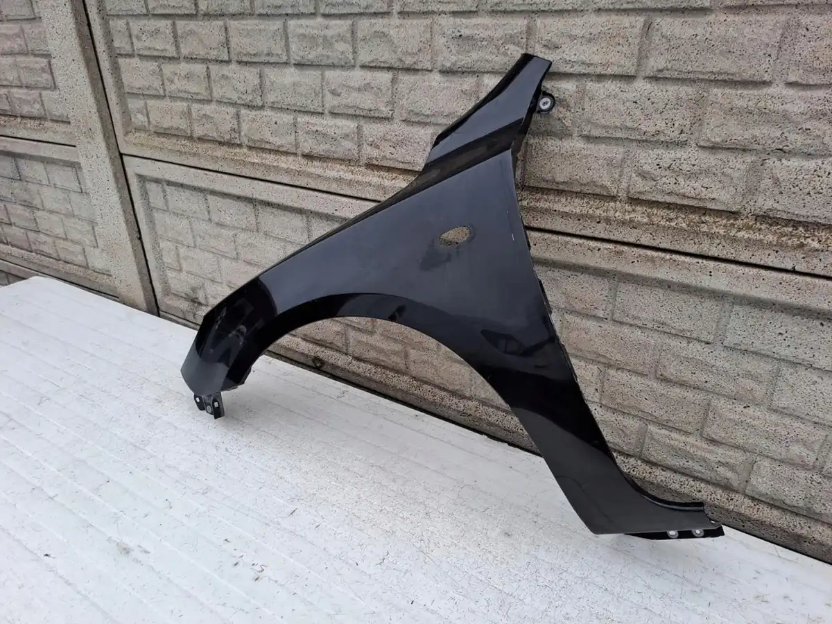 Aripa fata stanga Mazda 3 Hb 03 09
