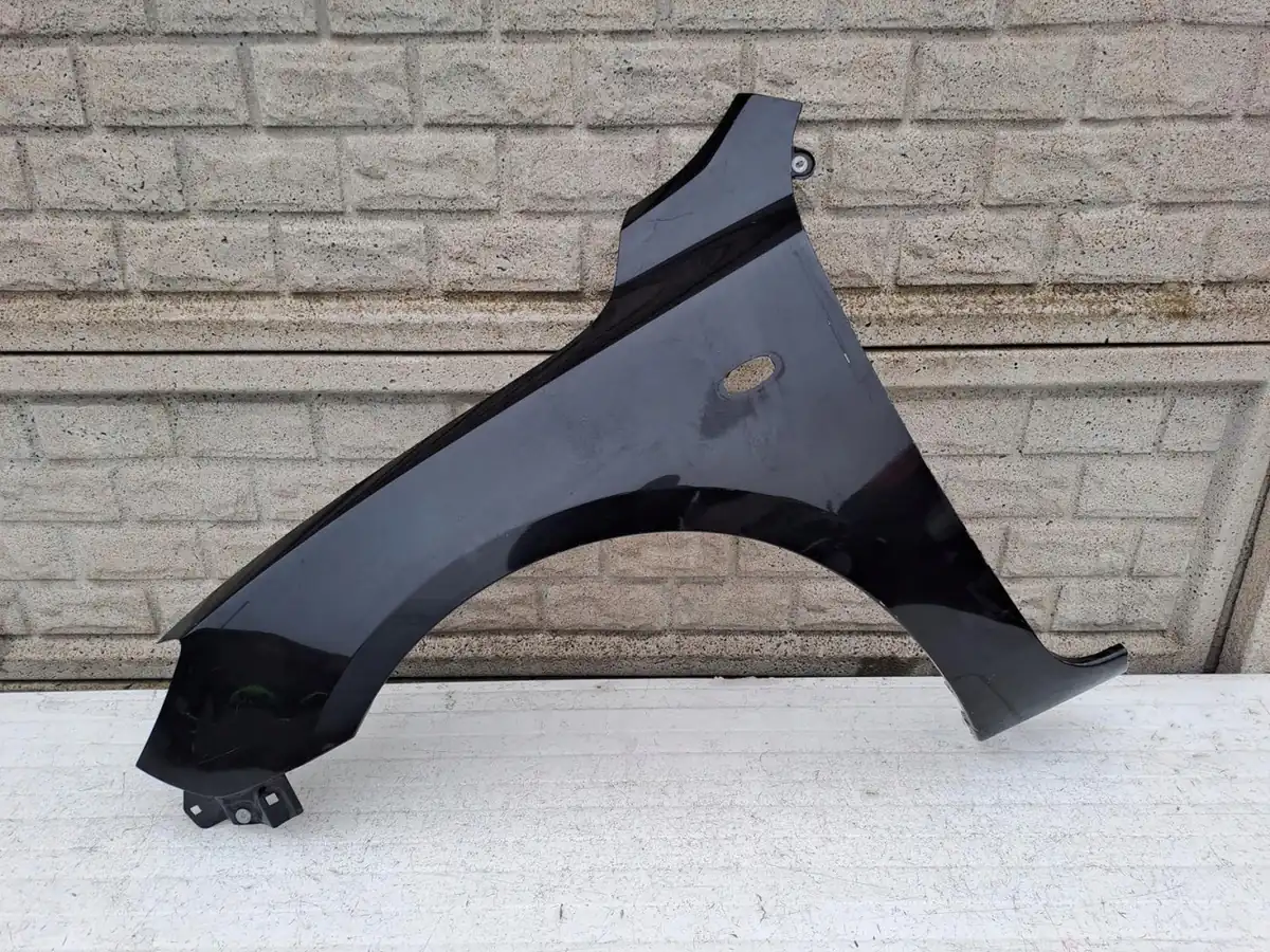 Aripa fata stanga Mazda 3 Hb 03 09
