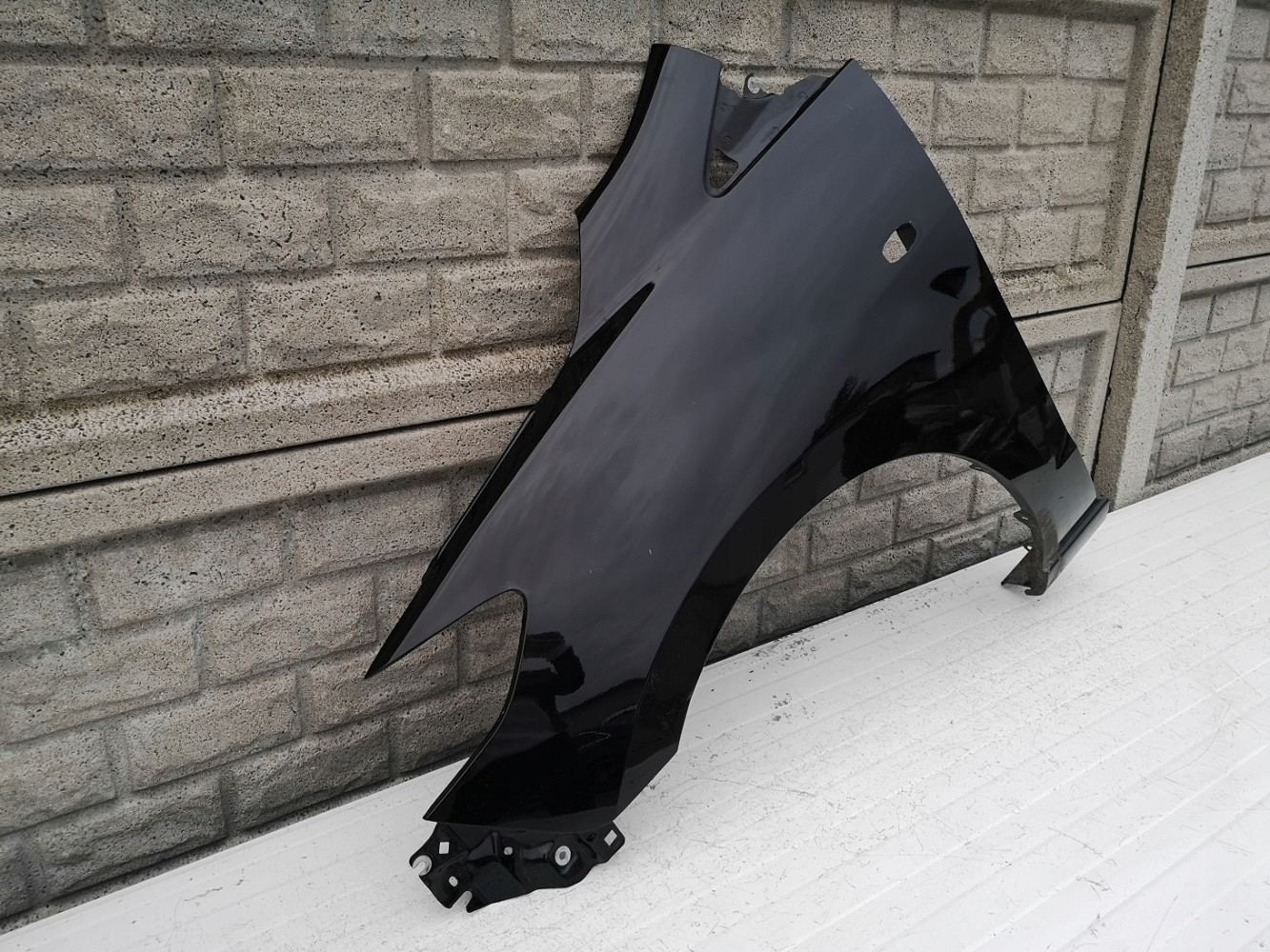 Aripa fata stanga Mazda 5 V 2005 2010 - Image 2