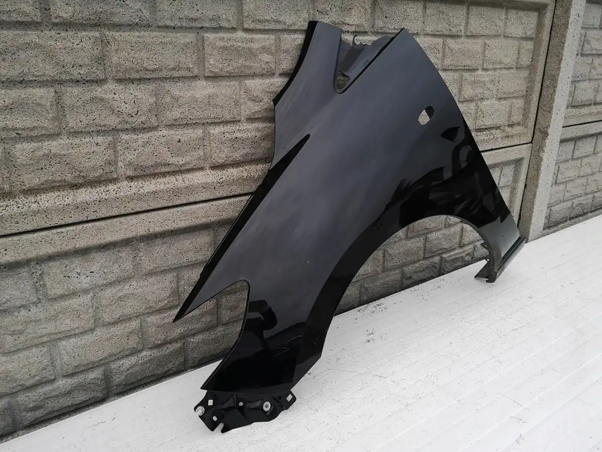 Aripa fata stanga Mazda 5 V 2005 2010