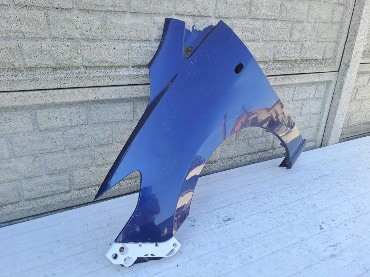 Aripa fata stanga Mazda 5 V 2005 2010