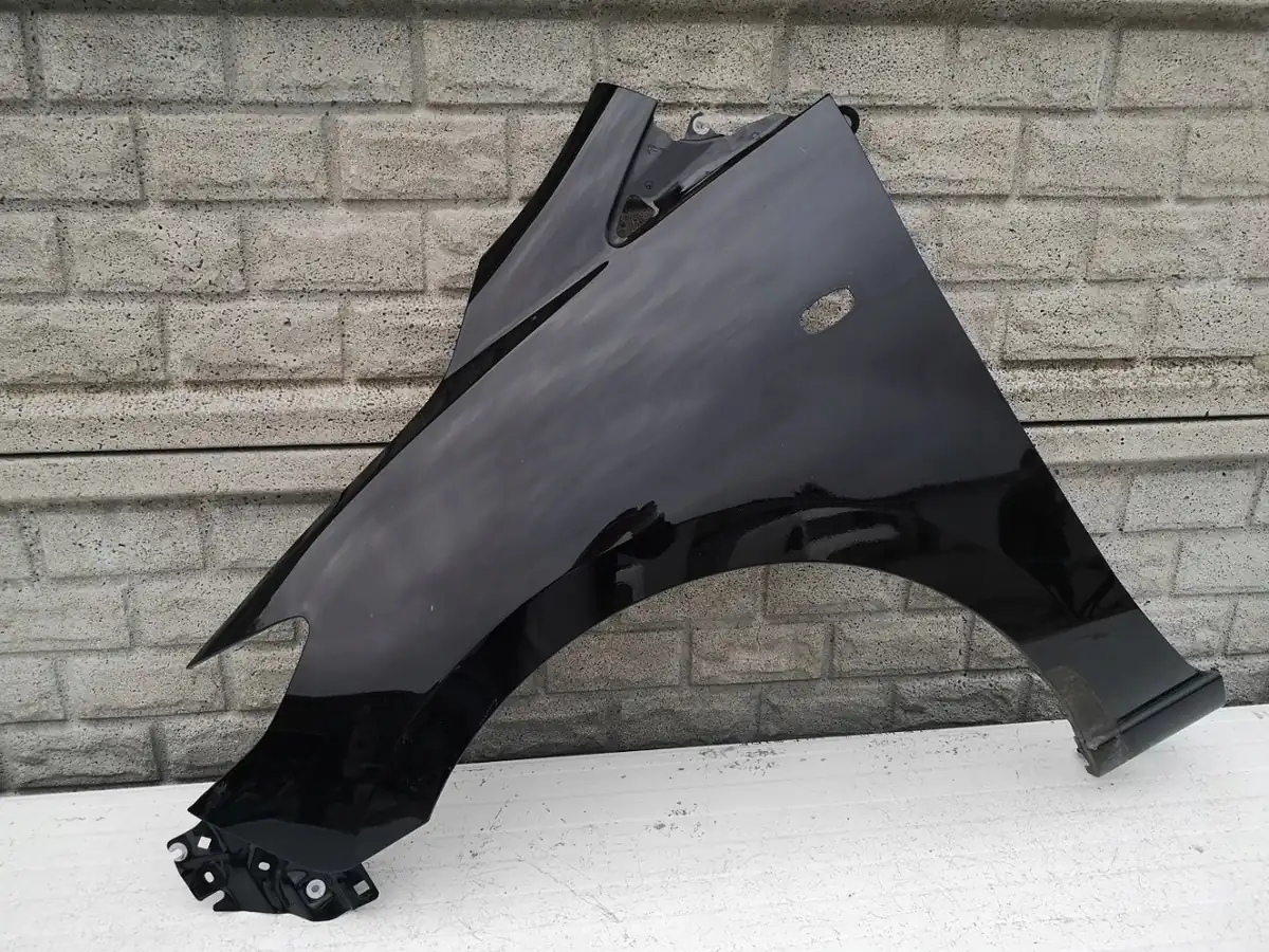 Aripa fata stanga Mazda 5 V 2005 2010