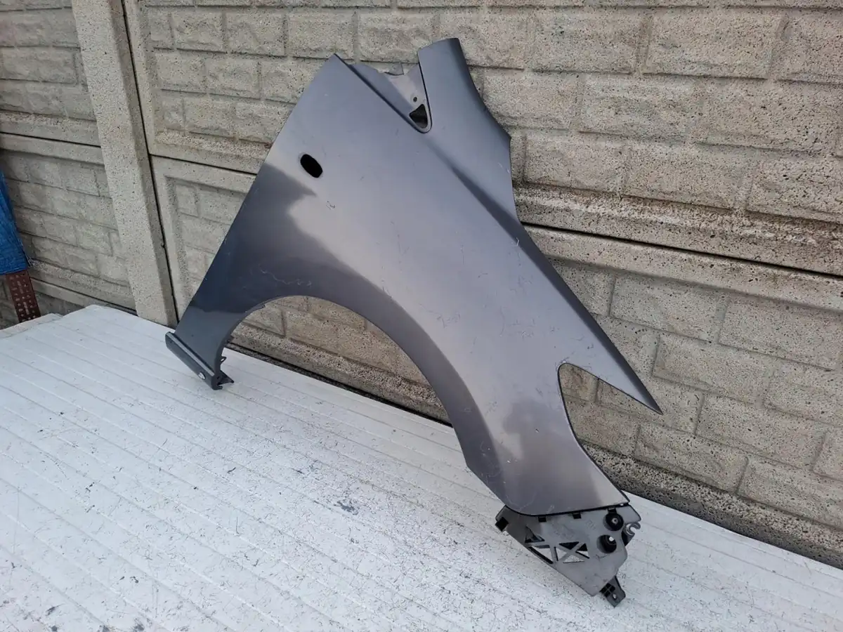 Aripa fata dreapta Mazda 5 V 2005 2010
