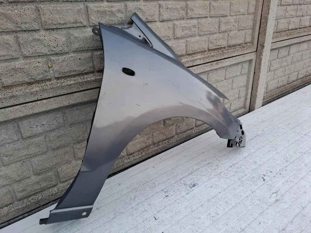 Aripa fata dreapta Mazda 5 V 2005 2010
