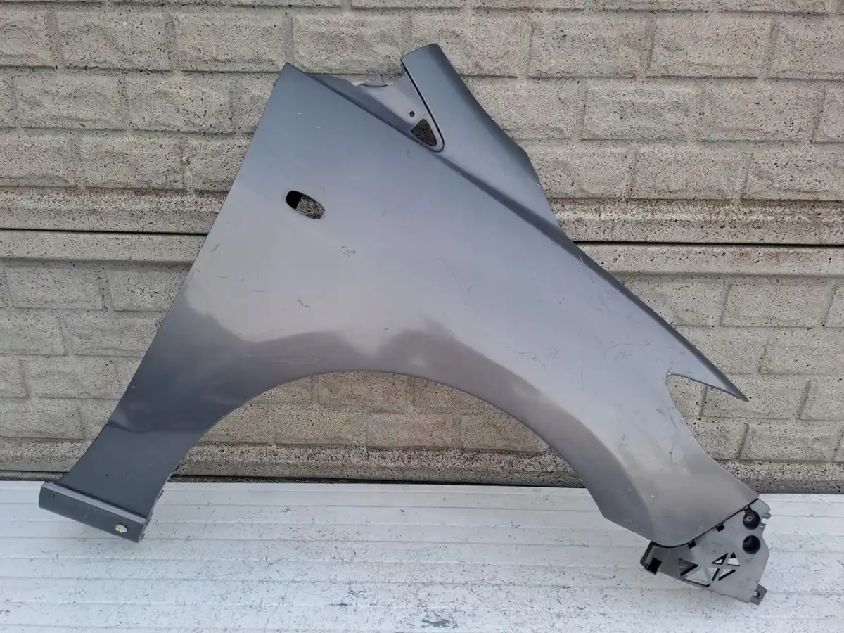 Aripa fata dreapta Mazda 5 V 2005 2010
