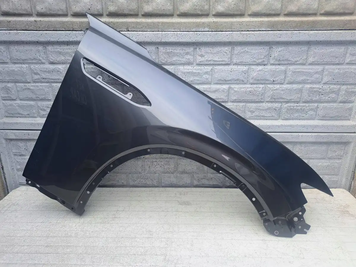 Aripa fata dreapta Mazda Cx 60