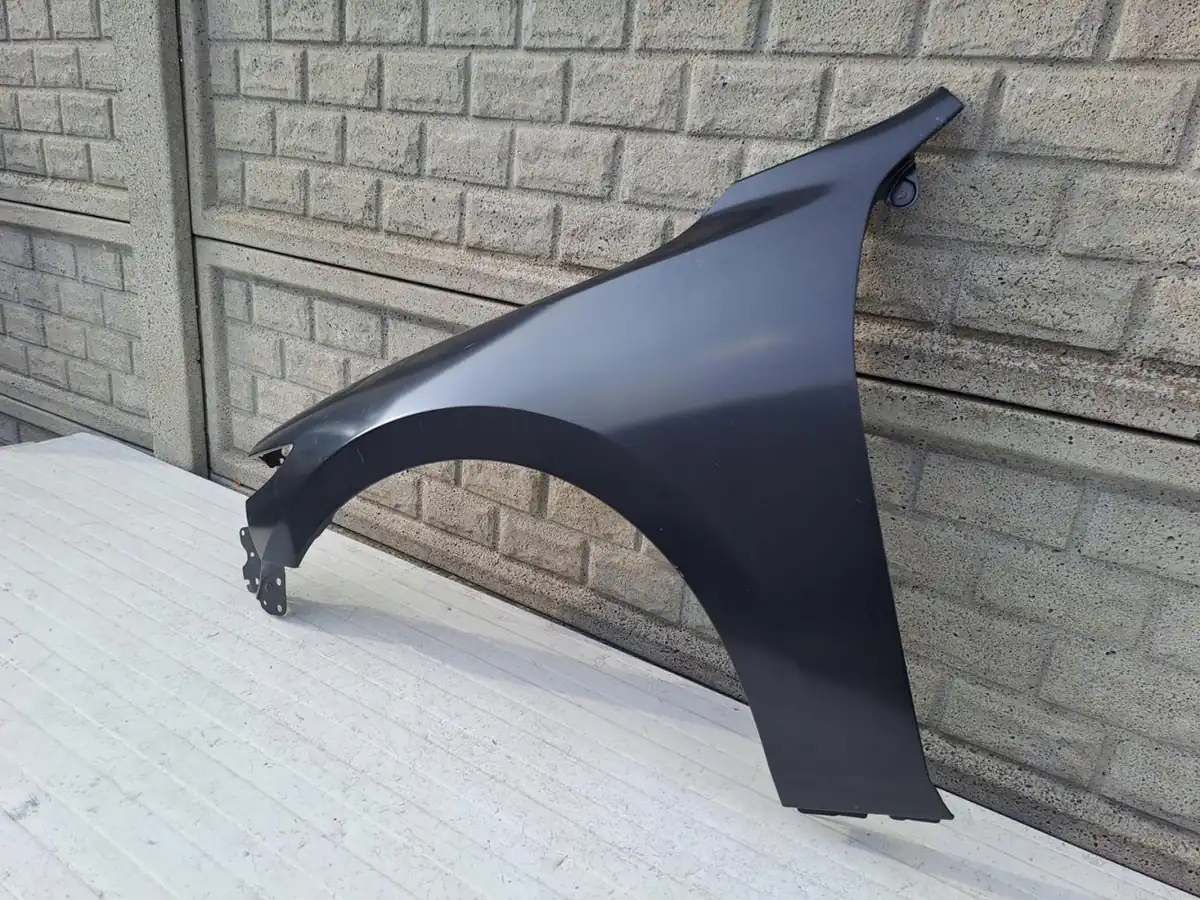 Aripa fata stanga Mazda Iii 3 2019 2024 Hb