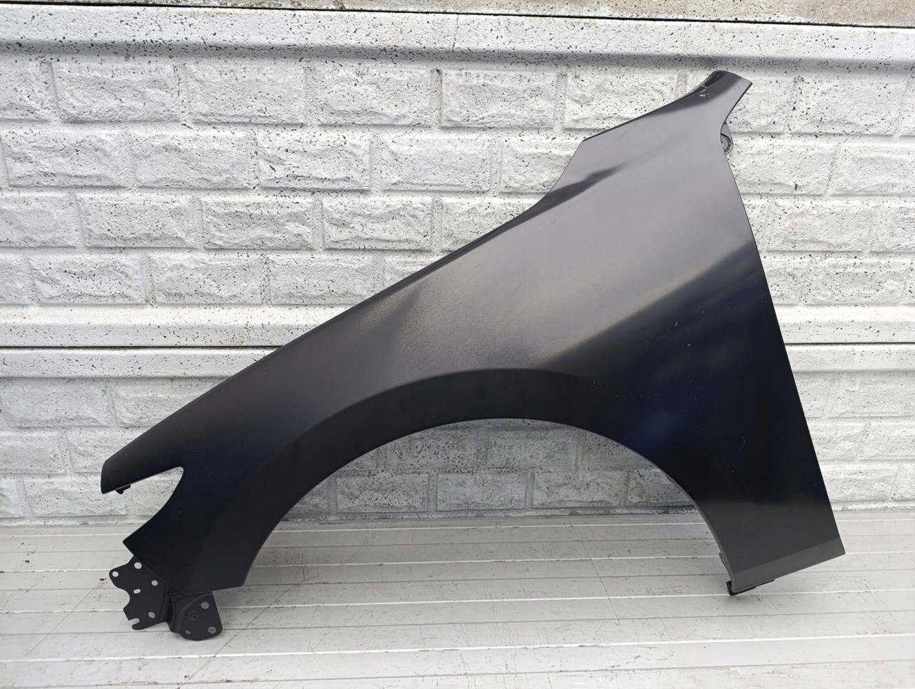 Aripa fata stanga Mazda Iii 3 2019 2024 Hb