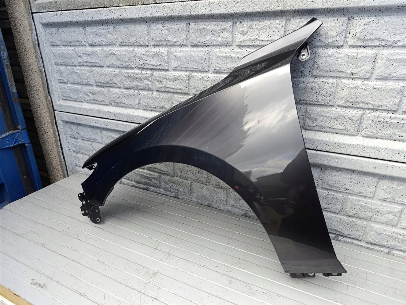 Aripa fata stanga Mazda Iii 3 2019 2024 Sedan - Image 3