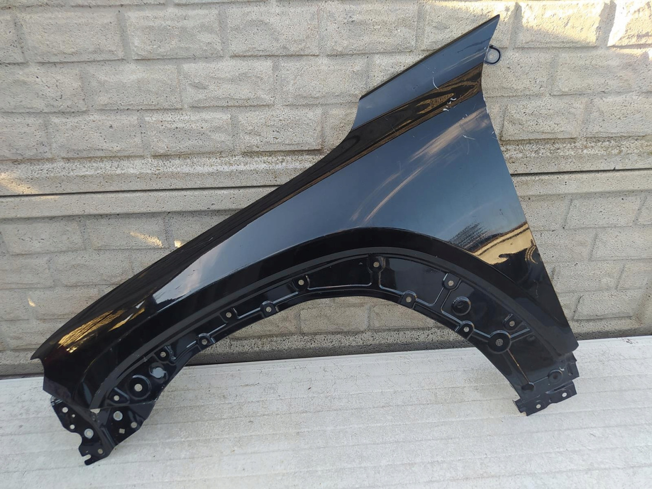 Aripa fata stanga Mazda Mx30 Mx 30