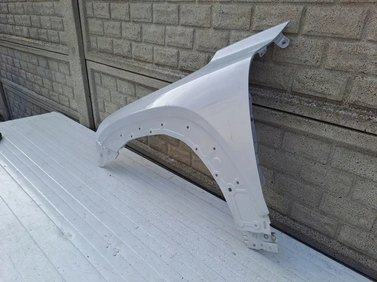Aripa fata stanga Mazda Mx30 Mx 30