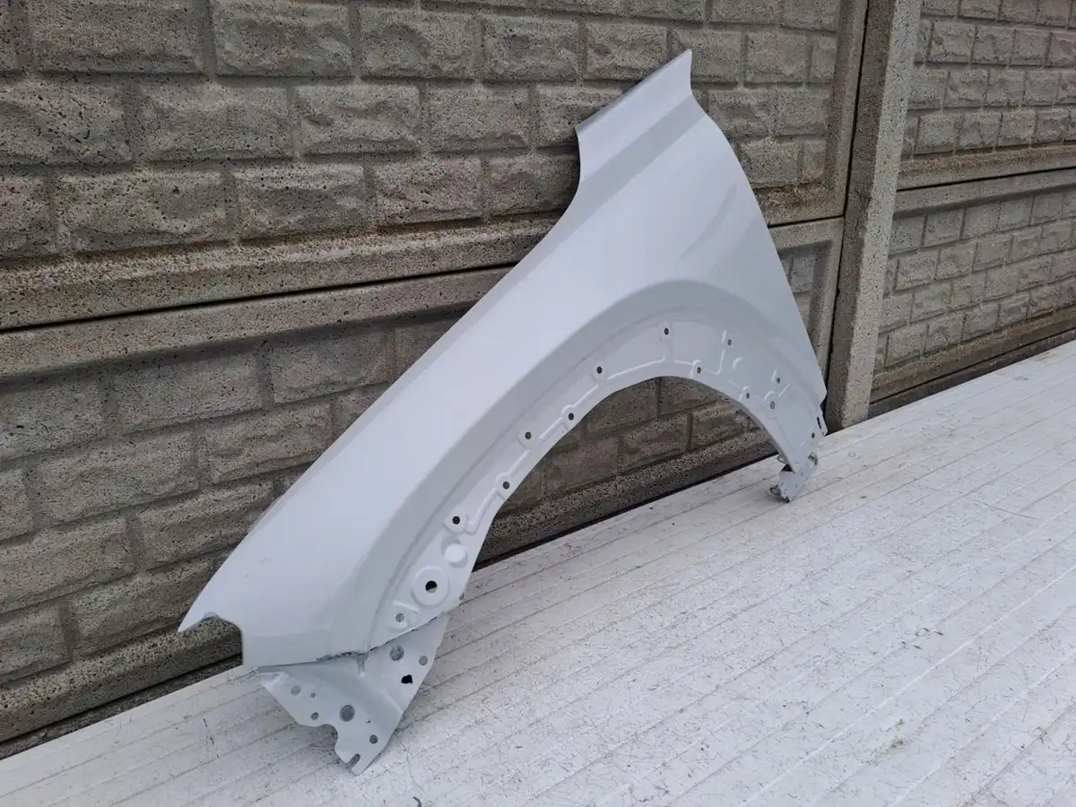 Aripa fata stanga Mazda Mx30 Mx 30