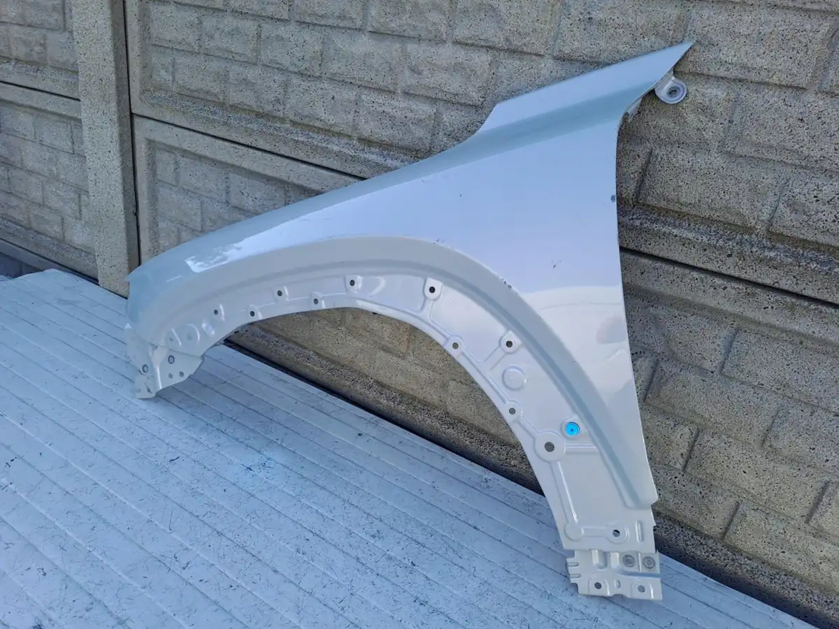 Aripa fata stanga Mazda Mx30 Mx 30