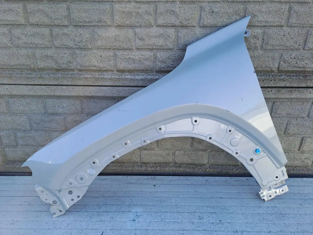 Aripa fata stanga Mazda Mx30 Mx 30