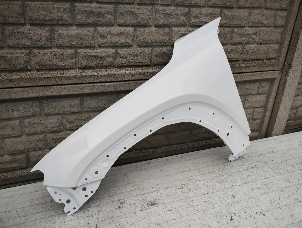 Aripa fata stanga Mazda Mx30 Mx 30