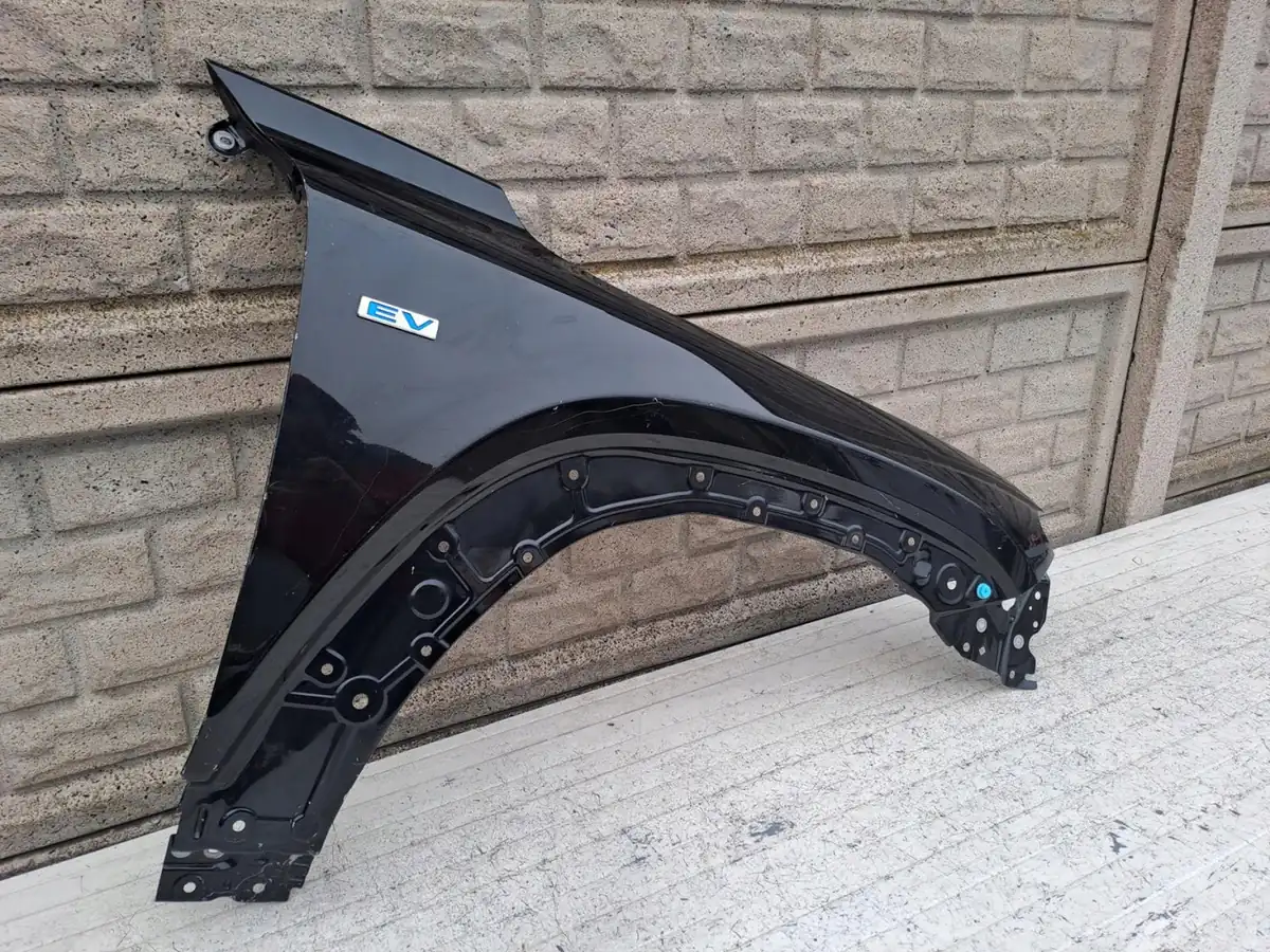 Aripa fata dreapta Mazda Mx30 Mx 30