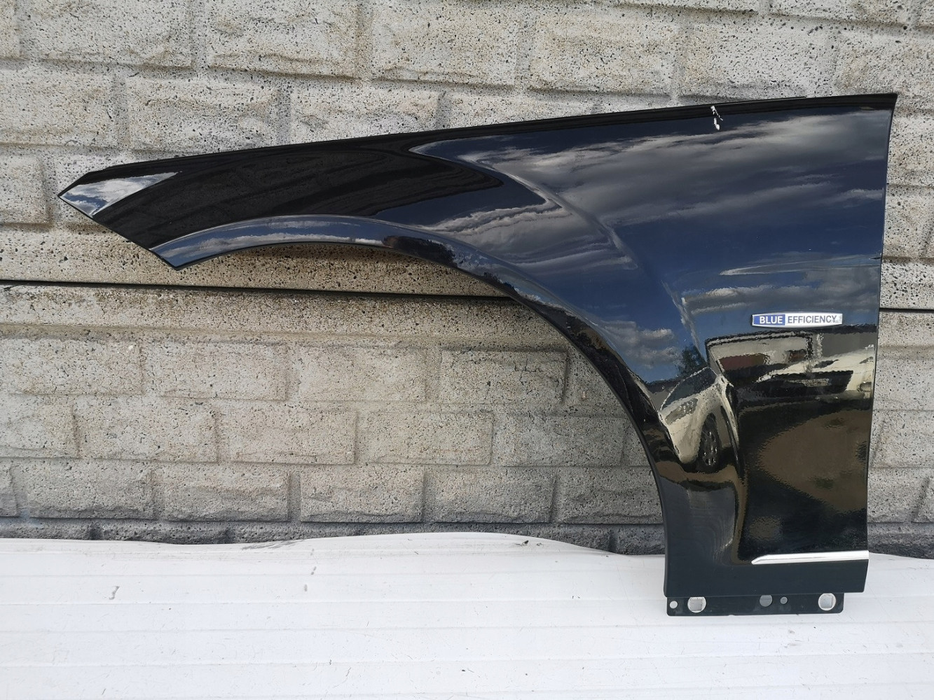 Aripa fata stanga Mercedes-Benz C Klasa W204 07 14