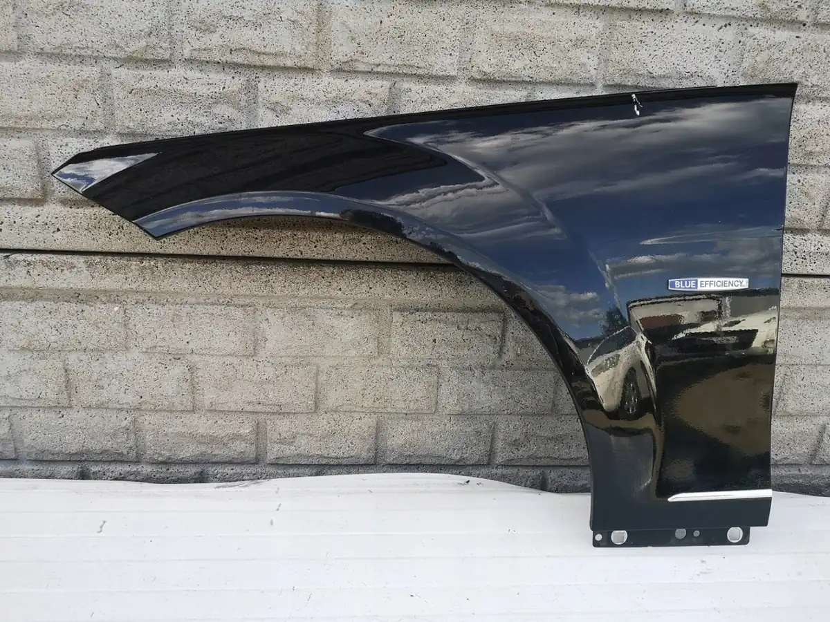 Aripa fata stanga Mercedes-Benz C Klasa W204 07 14