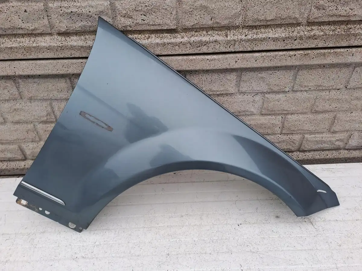Aripa fata dreapta Mercedes-Benz C Klasa W204 07 14