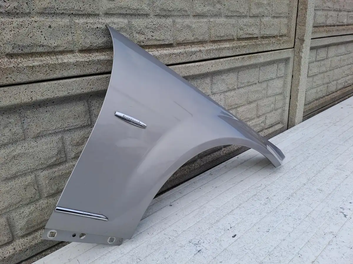 Aripa fata dreapta Mercedes-Benz C Klasa W204 07 14