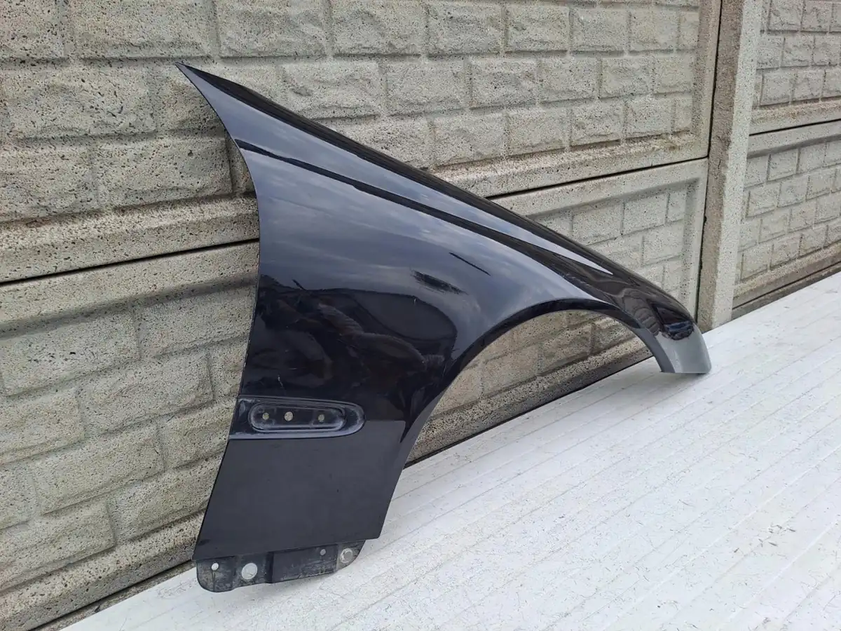 Aripa fata dreapta Mercedes-Benz Clk W209 W 209