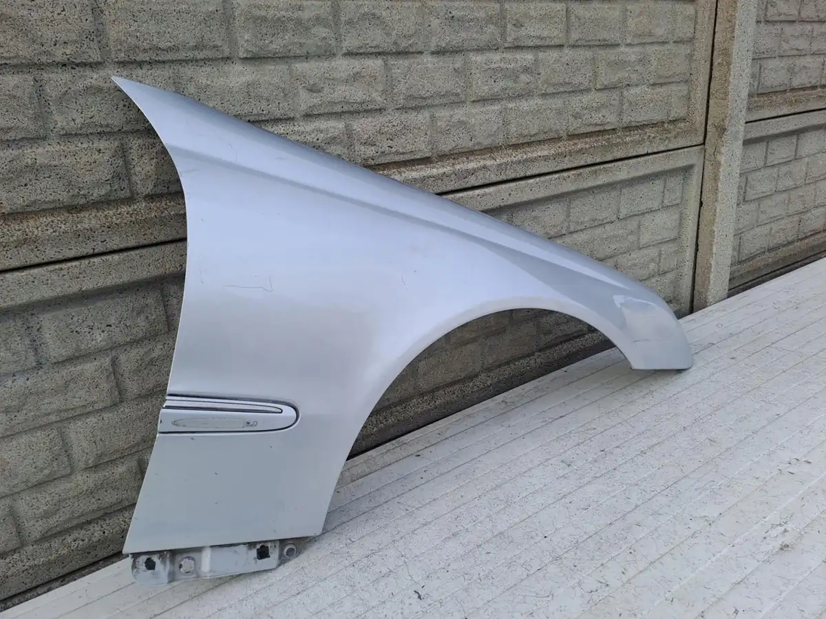 Aripa fata dreapta Mercedes-Benz Clk W209 W 209