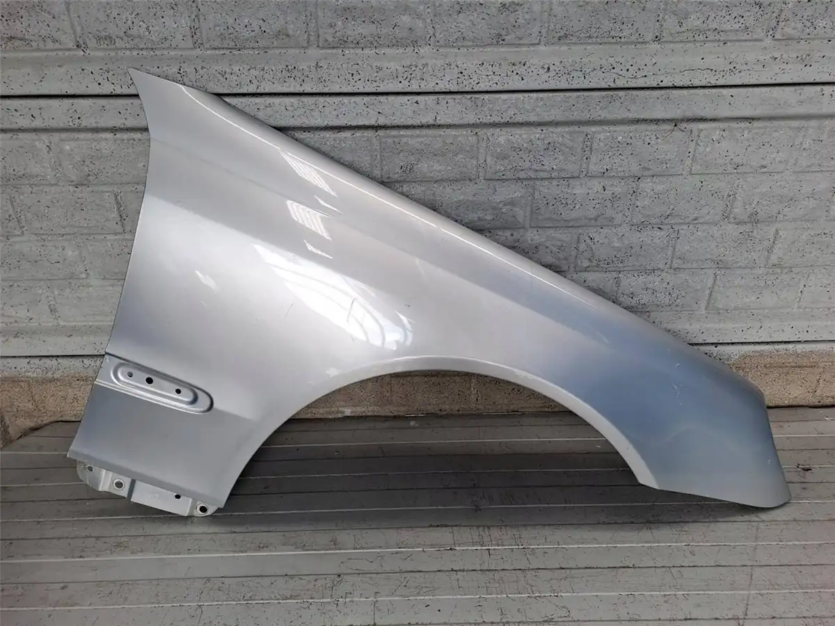 Aripa fata dreapta Mercedes-Benz Clk W209 W 209
