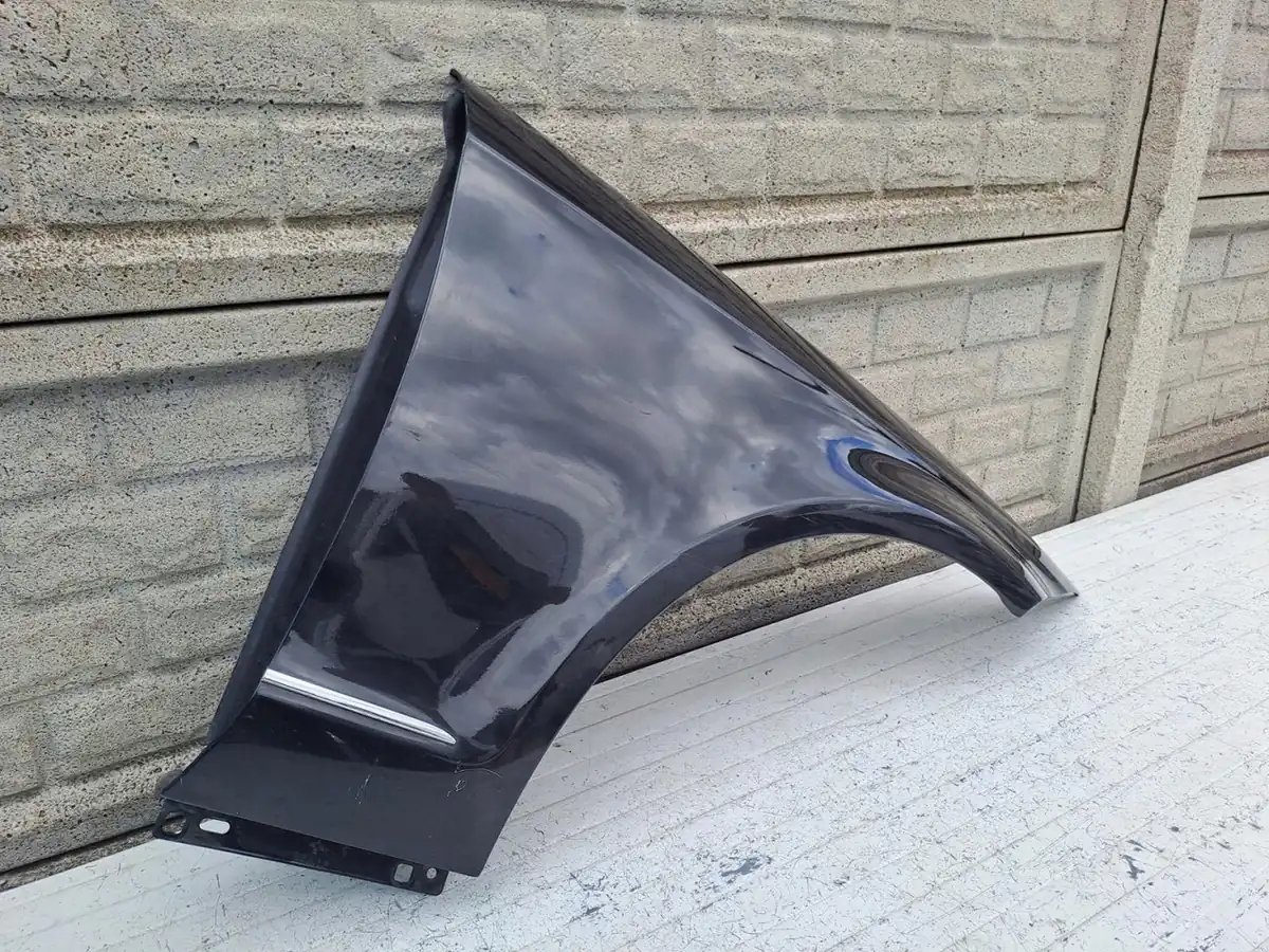 Aripa fata dreapta Mercedes-Benz Cls W 218 W218 - Image 3