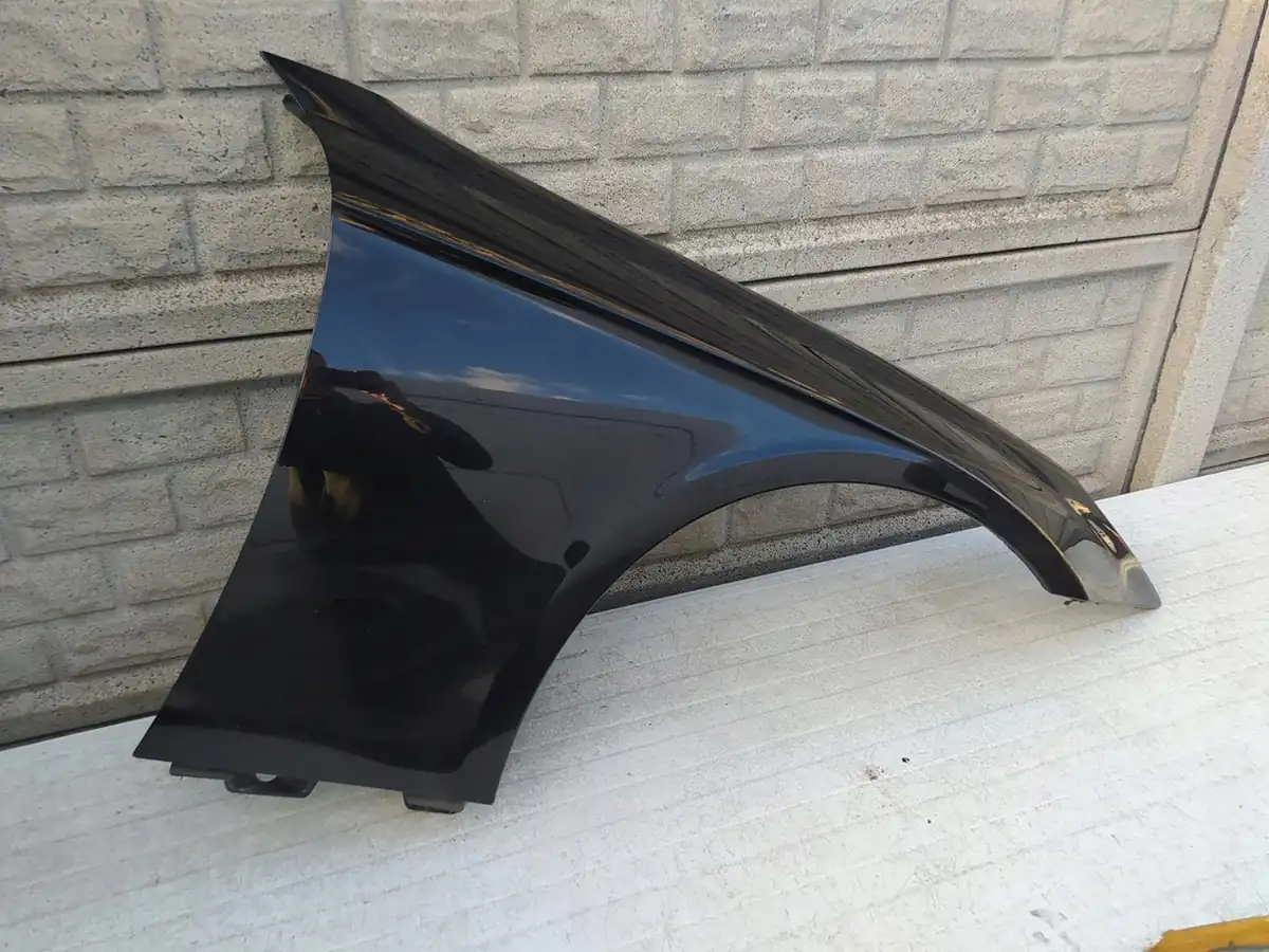 Aripa fata dreapta Mercedes-Benz Cls W219
