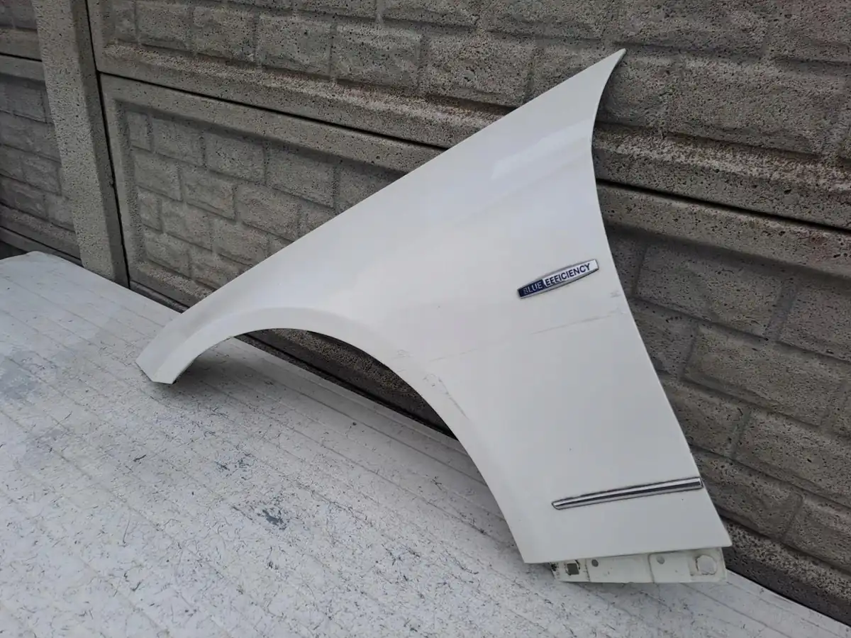 Aripa fata stanga Mercedes-Benz E Klasa Coupe W207