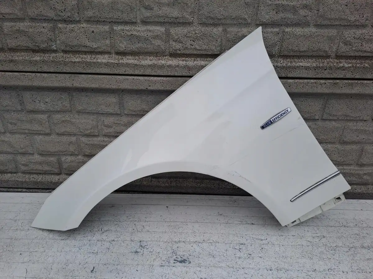 Aripa fata stanga Mercedes-Benz E Klasa Coupe W207