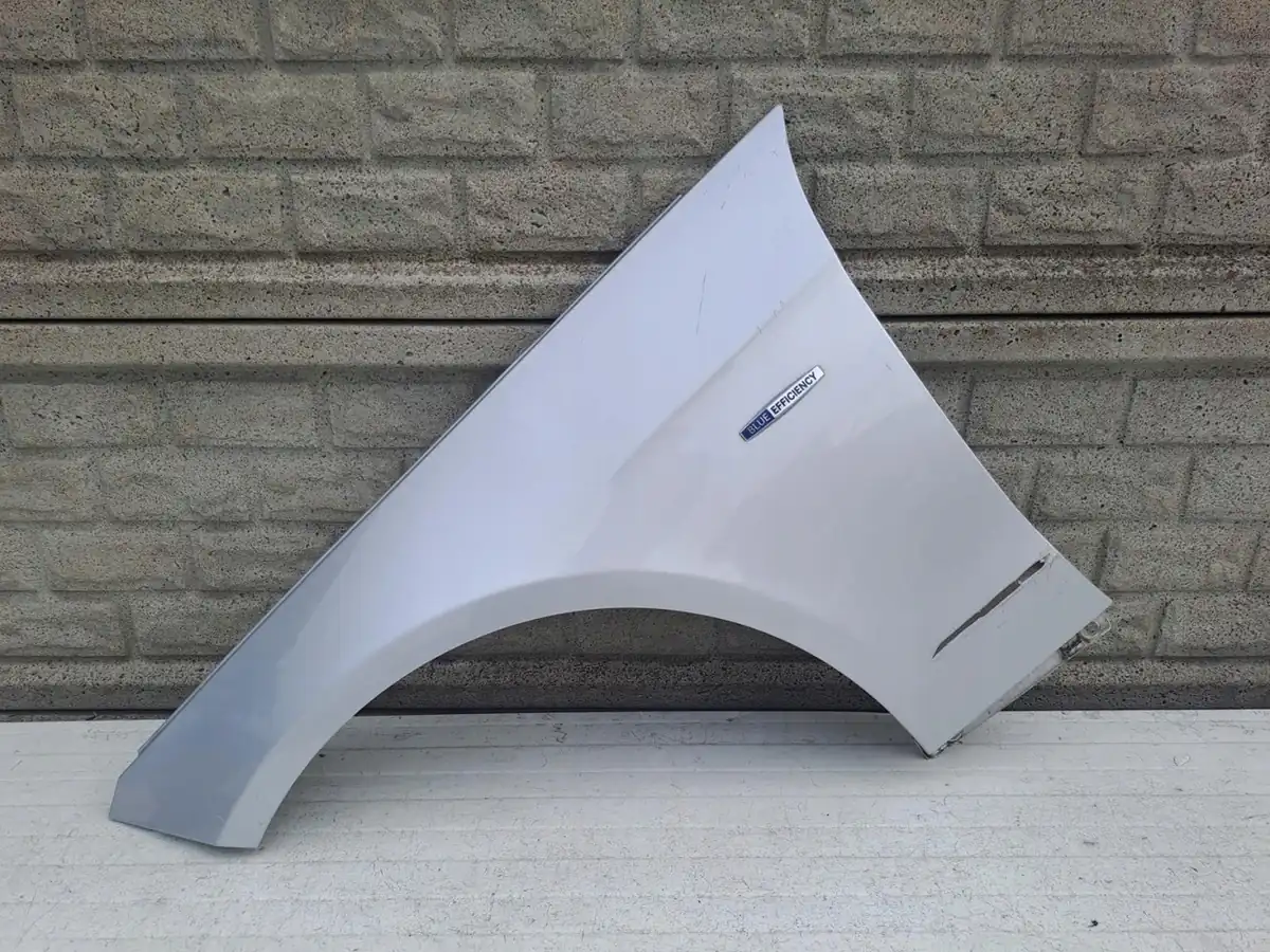 Aripa fata stanga Mercedes-Benz E Klasa W212 W 212