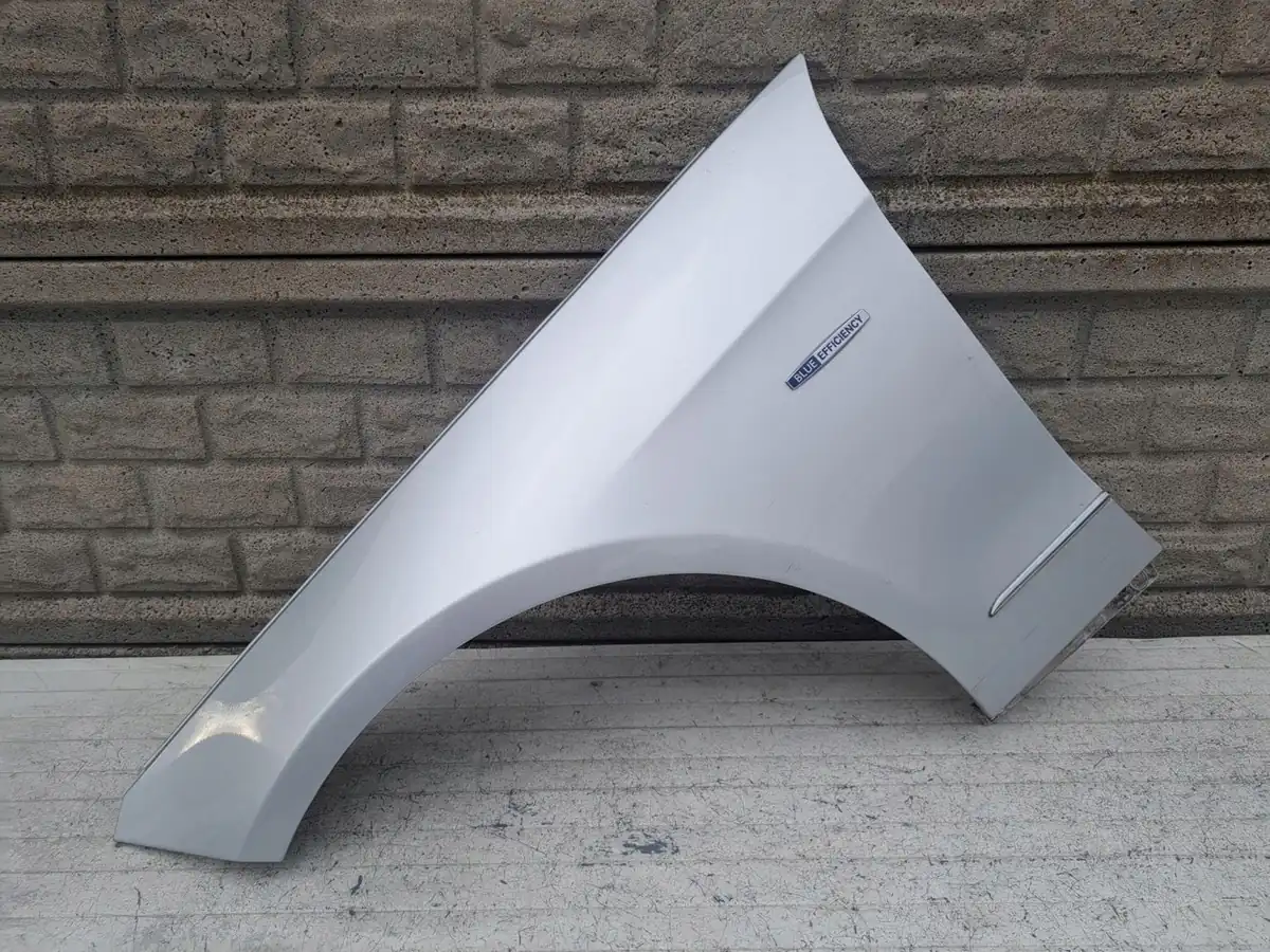 Aripa fata stanga Mercedes-Benz E Klasa W212 W 212