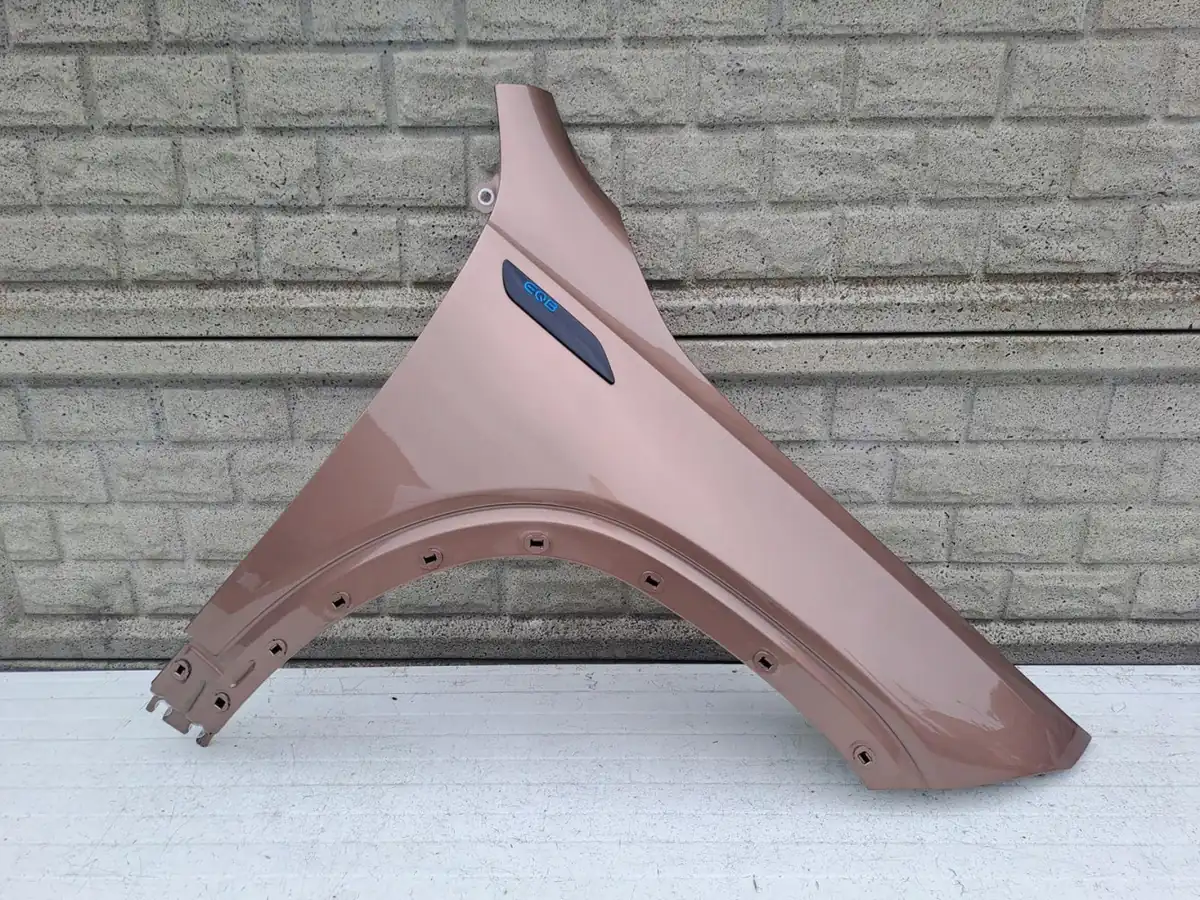 Aripa fata dreapta Mercedes-Benz Eqb X243 W243