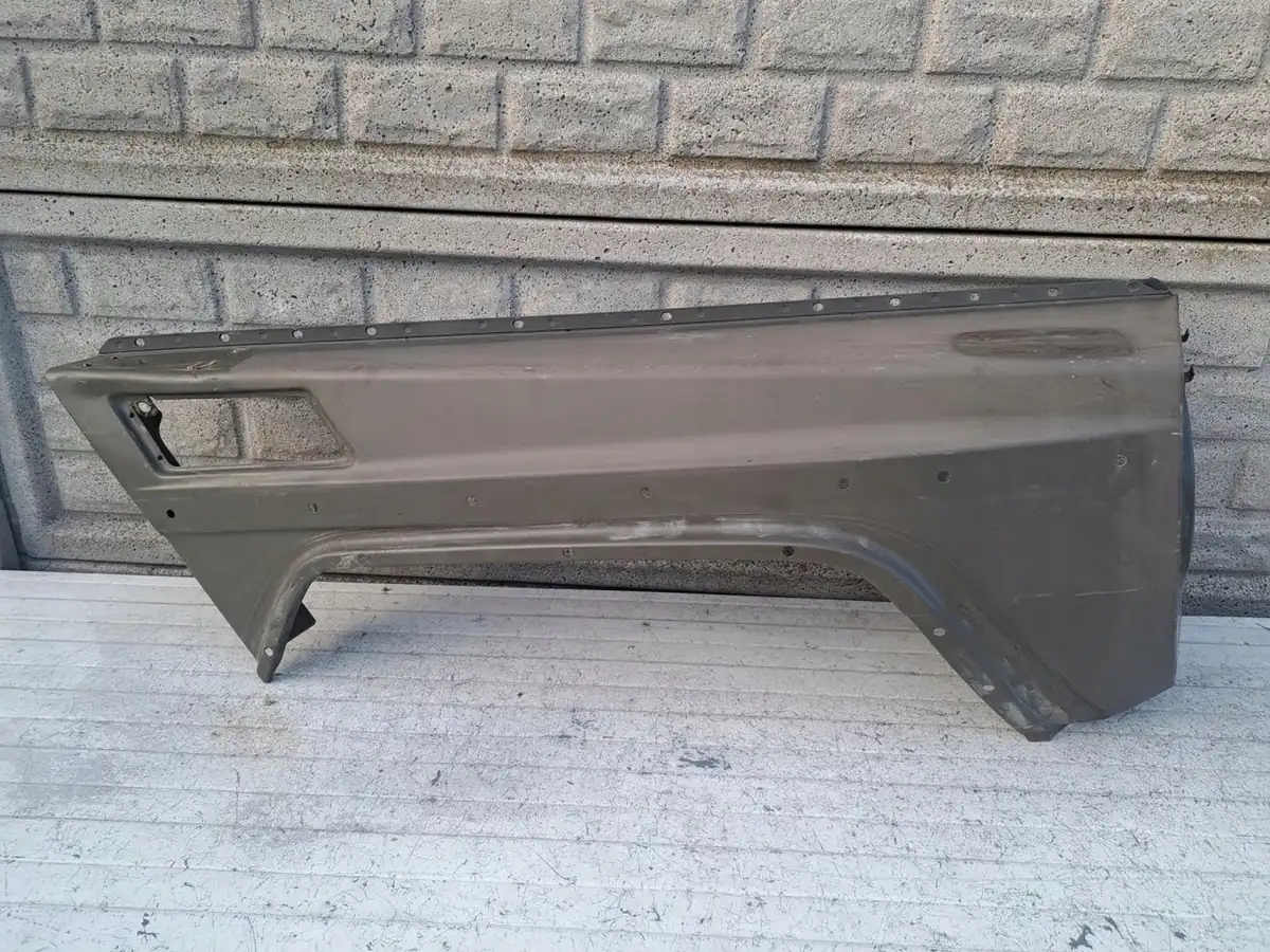 Aripa fata dreapta Mercedes-Benz G Klasa W463