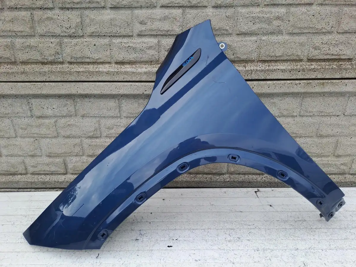 Aripa fata stanga Mercedes-Benz Gla 247 W247 21 24