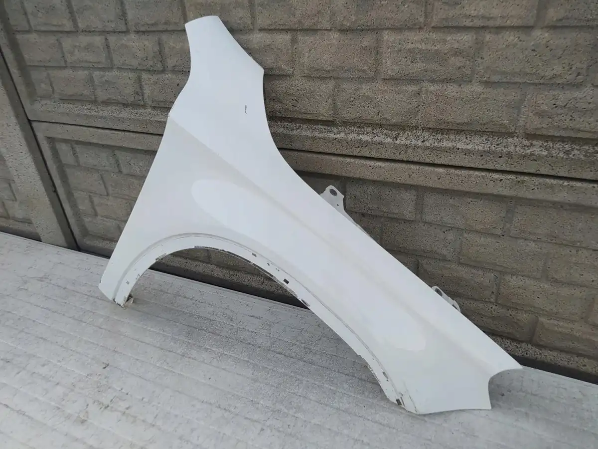 Aripa fata dreapta Mercedes-Benz Gla W 156 W156