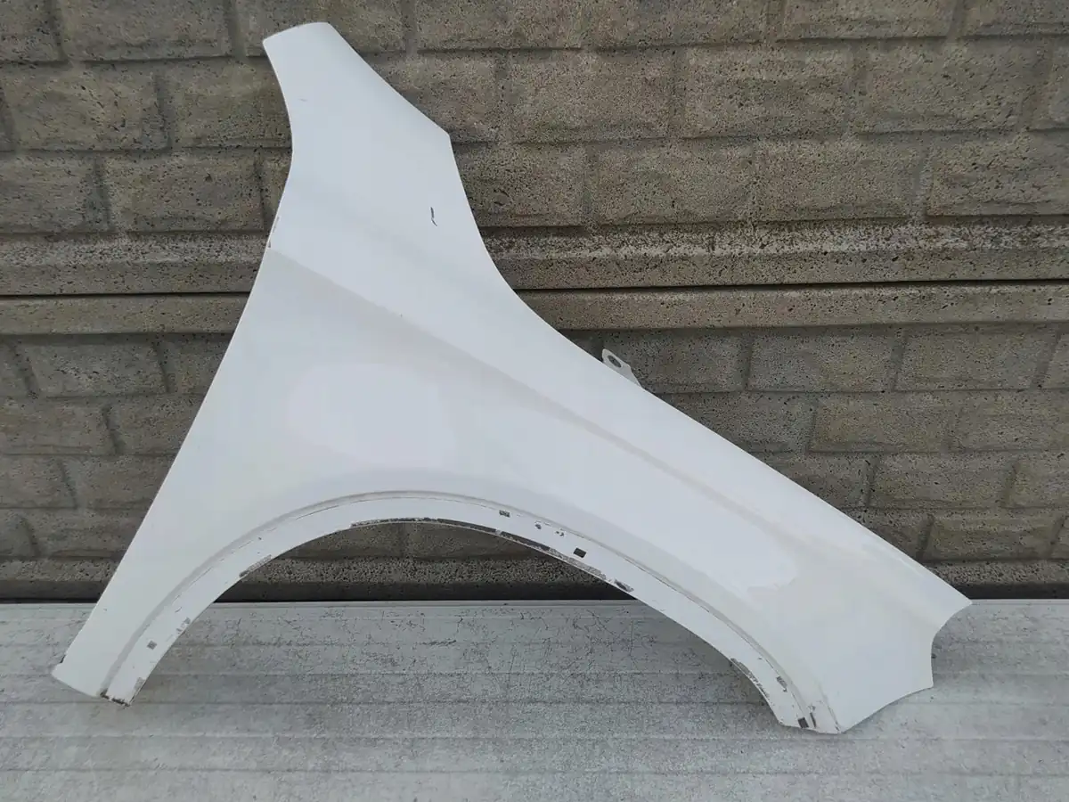 Aripa fata dreapta Mercedes-Benz Gla W 156 W156