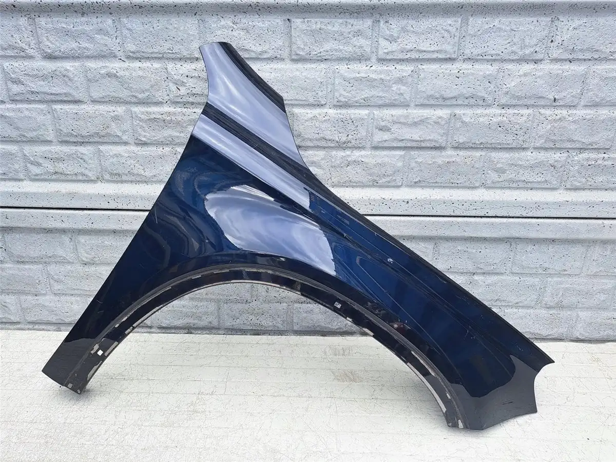 Aripa fata dreapta Mercedes-Benz Gla W 156 W156