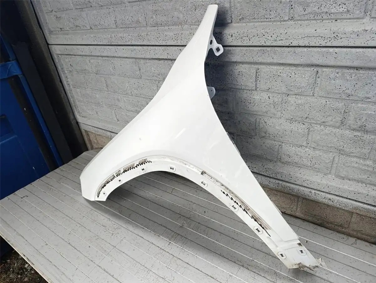Aripa fata stanga Mercedes-Benz Glb 247 X247