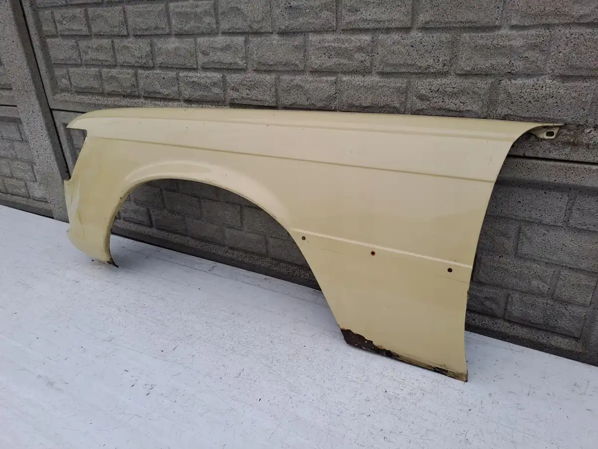 Aripa fata stanga Mercedes-Benz W116 Se Sel