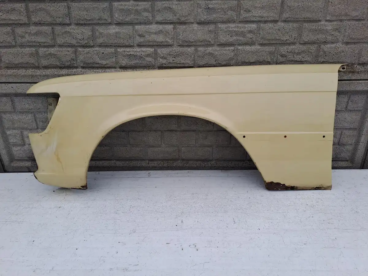 Aripa fata stanga Mercedes-Benz W116 Se Sel