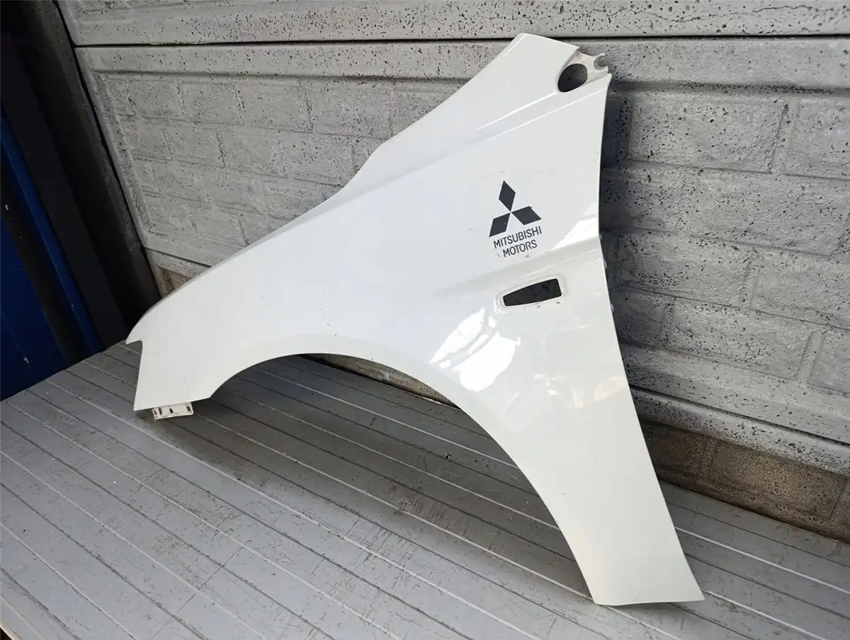 Aripa fata stanga Mitsubishi Lancer X10 08 17