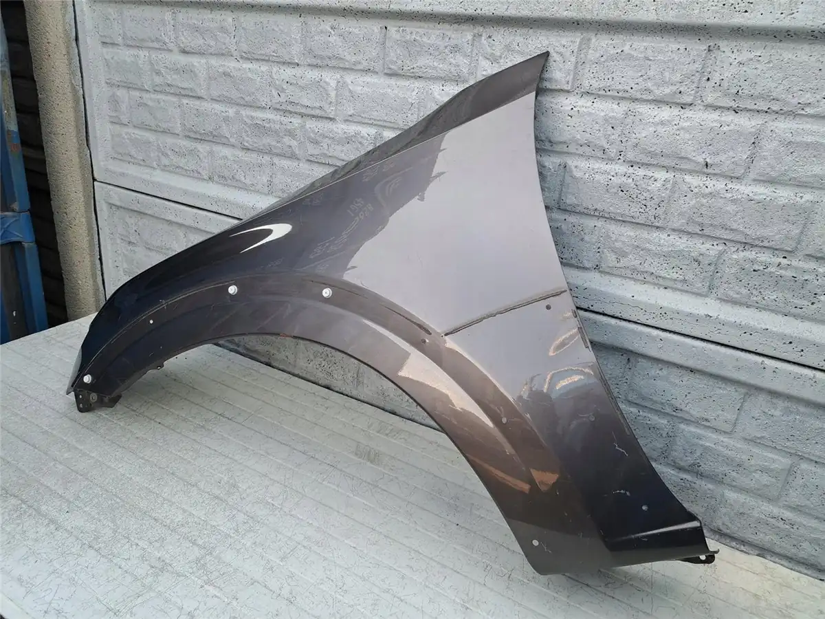 Aripa fata stanga Mitsubishi Pajero 06 17