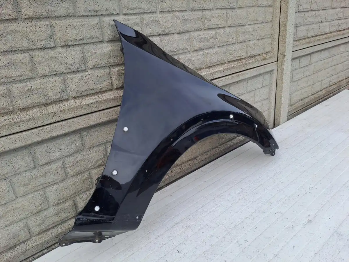 Aripa fata dreapta Mitsubishi Pajero 06 21