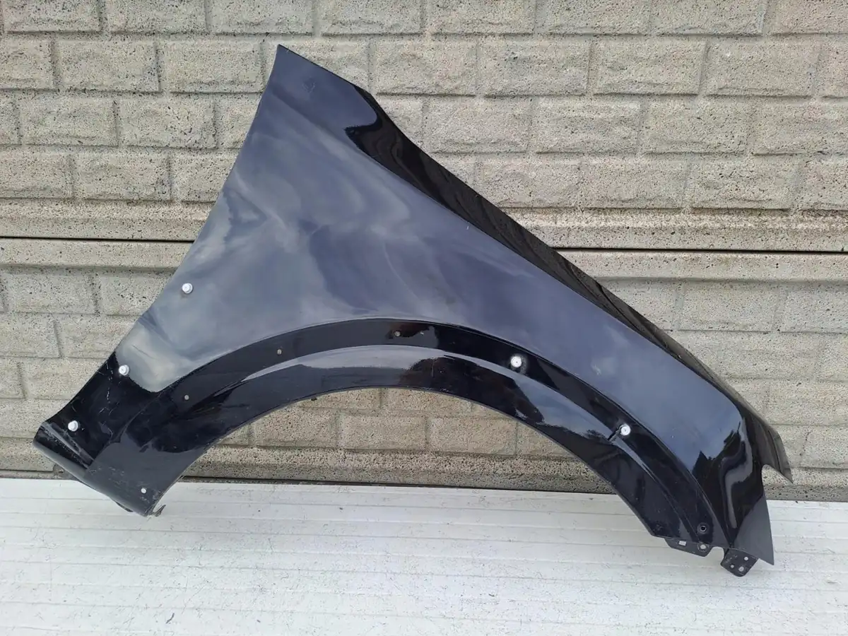 Aripa fata dreapta Mitsubishi Pajero 06 21