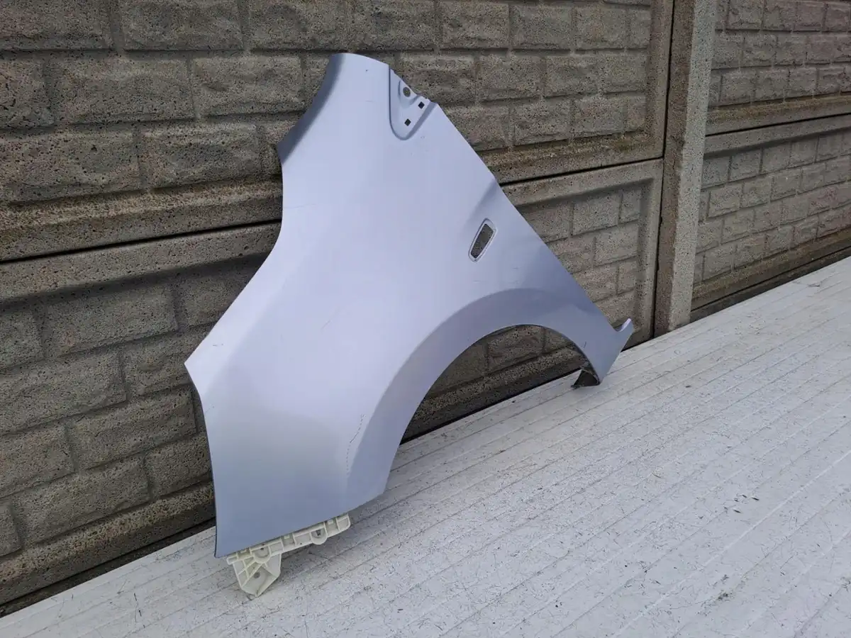 Aripa fata stanga Mitsubishi Space Star 12 20