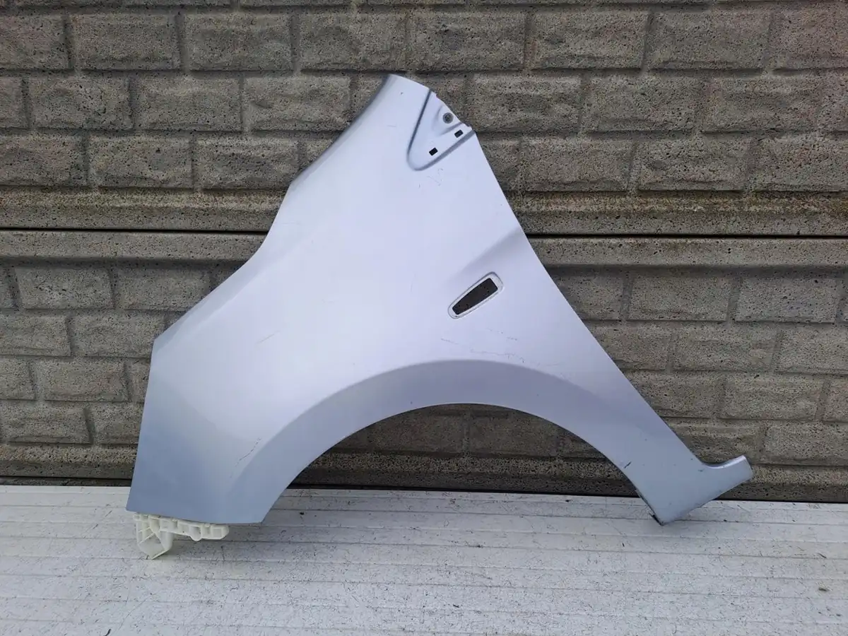 Aripa fata stanga Mitsubishi Space Star 12 20